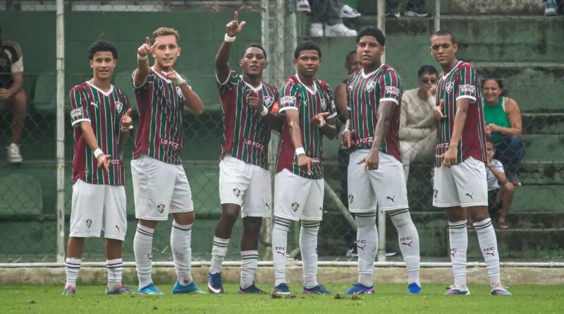 Fluminense elimina Flamengo e vai à final do Carioca