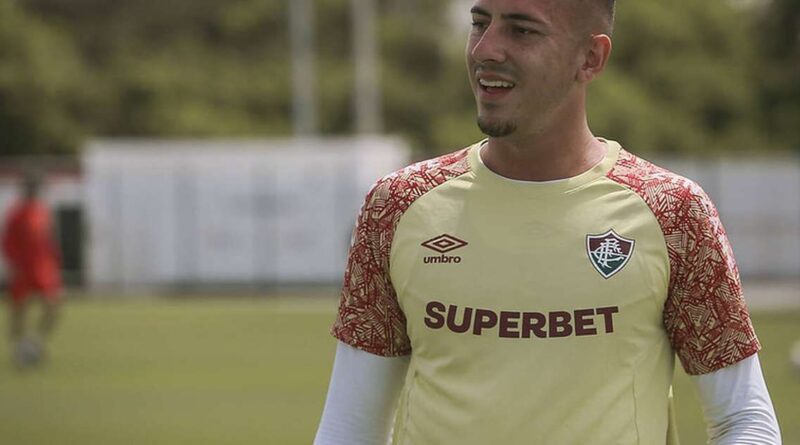 Vitor Eudes: Goleiro do Fluminense é internado com infecção grave