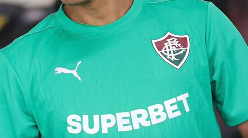 Thiago Silva reforça Fluminense em treino desta terça
