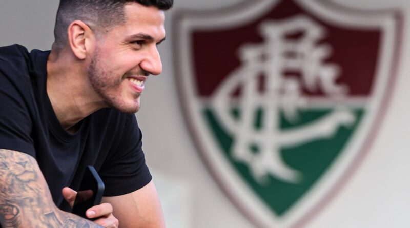 Mercado do Fluzão em Ebulição: Veja QUEM CHEGA e QUEM SAI durante a Copa!