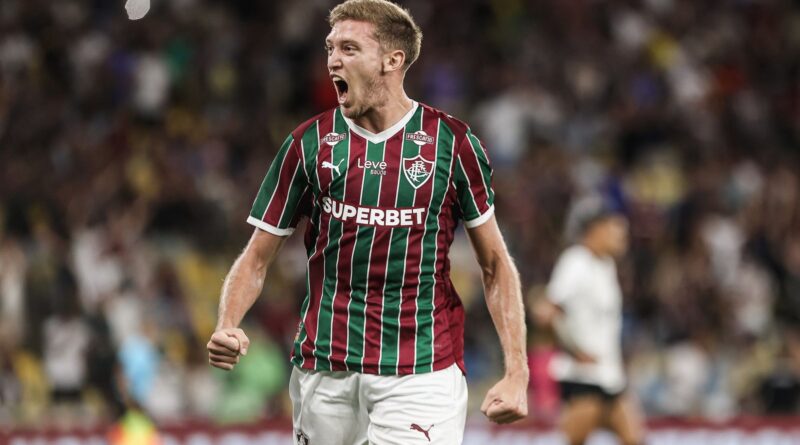 Castillo: Presidente do Fluminense defende atacante e explica fase no clube