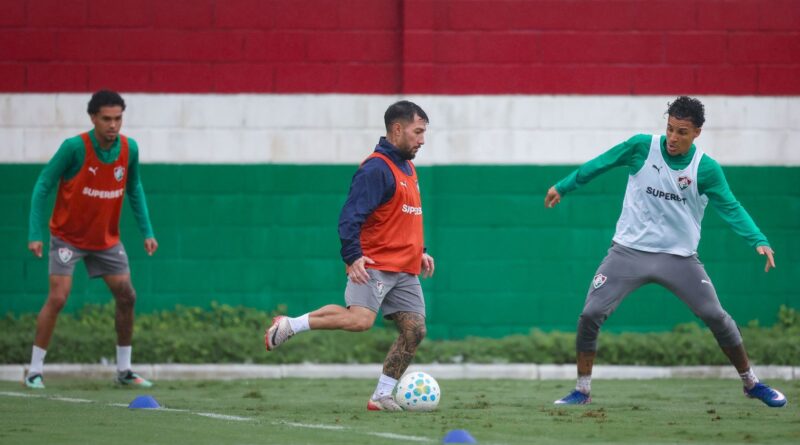 Fluminense FC: Zubeldía comanda treino sob chuva forte no CTCC