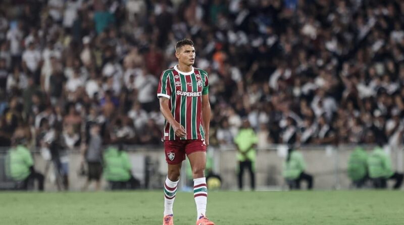 Fluminense age com precisão e busca reforços pontuais