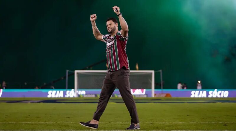 Hulk Estreia Tricolor em Amistoso com Novo Triplo de Transmissões