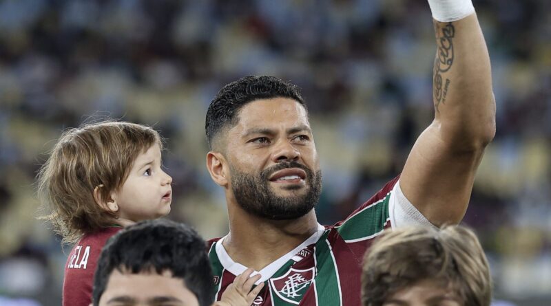 Hulk elogia torcida em estreia e projeta Fluminense no Brasileirão