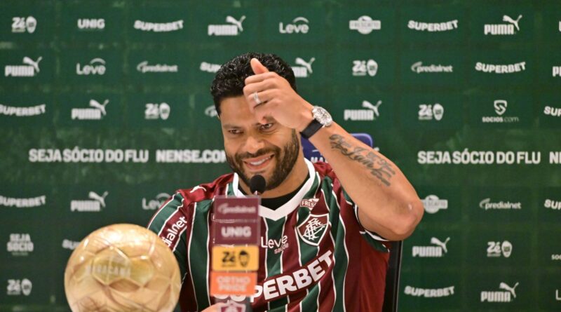 Hulk pode estrear pelo Fluminense contra Bragantino