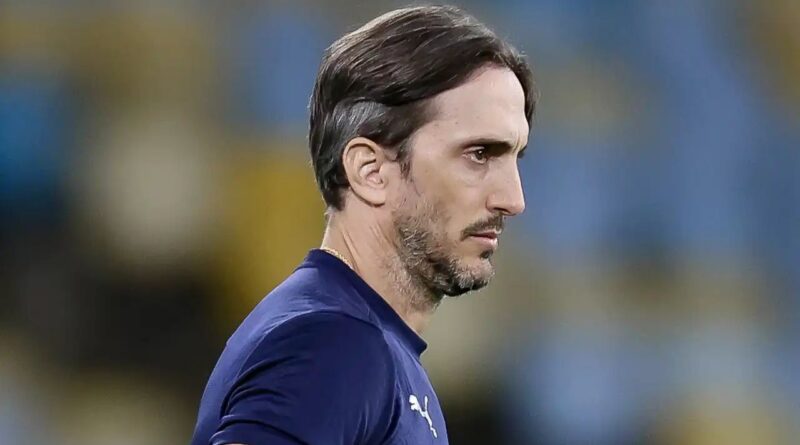 Zubeldía Luta Para Consertar Defesa do Fluminense