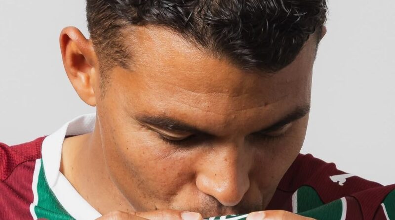 Thiago Silva no Maraca? Fluminense aumenta mistério com post