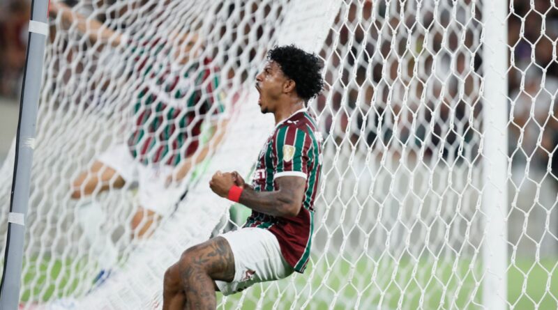Kennedy mira ser artilheiro máximo do Fluminense na Libertadores