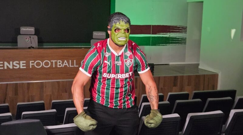 Hulk celebra 40 anos e fala sobre sonho da Libertadores com Thiago Silva