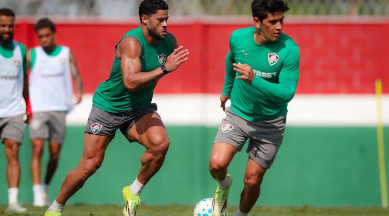 Fluminense volta com tudo: Hulk faz estreia em amistoso
