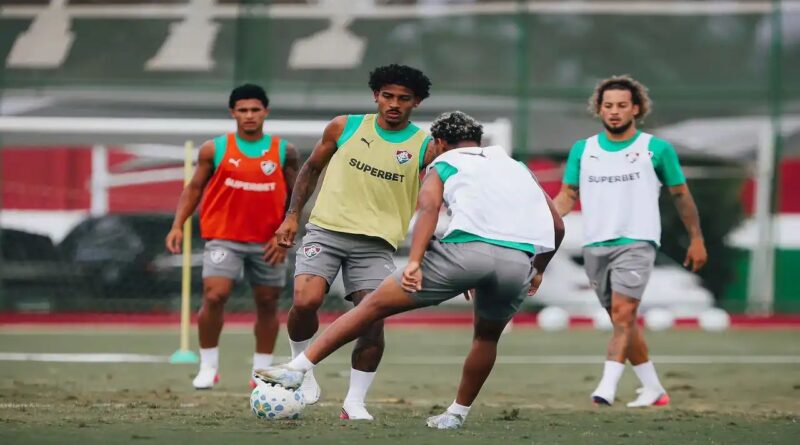 Fluminense x Vasco: Zubeldía define time com novidades e desfalques