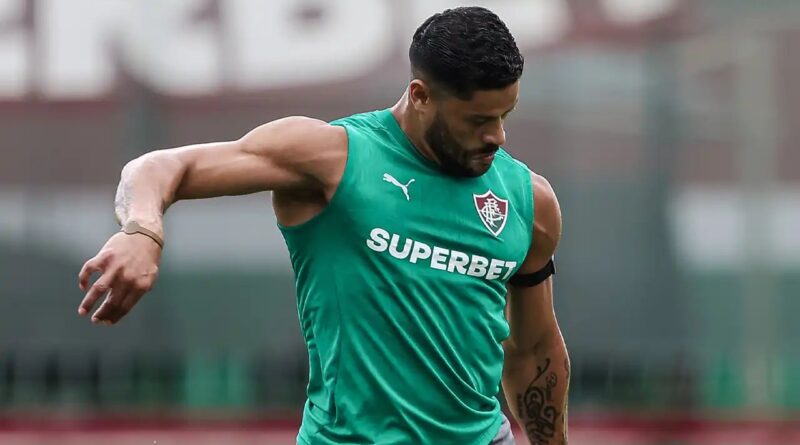 Fluminense goleia! Hulk estreia com gol em amistoso no CT