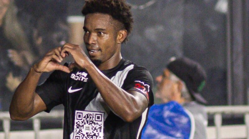Vasco: Fluminense encara time em busca de formação ideal