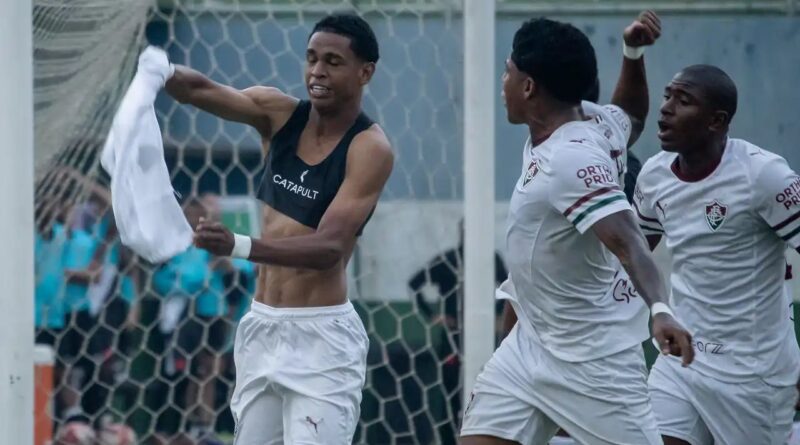 Fluminense Arranca Empate no Clássico e Segue na Cola do Líder