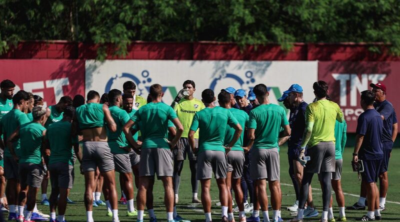 Fluminense revela rotina de treinos e bastidores no CT