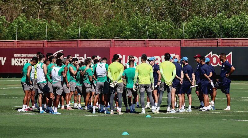 Fluminense faz treino contra São Cristóvão