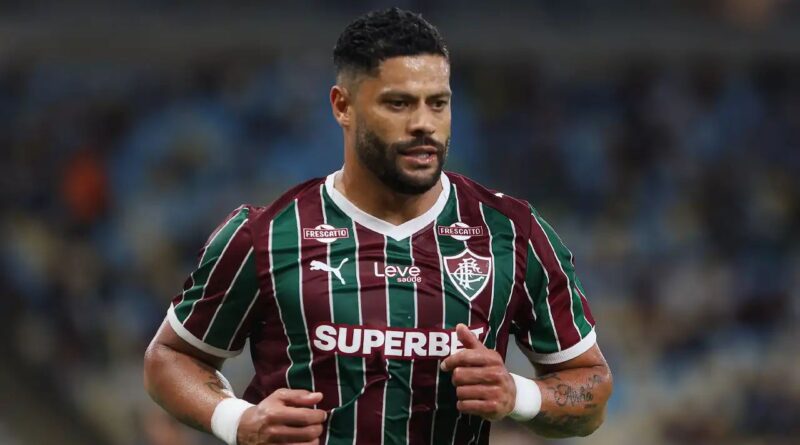 Hulk celebra estreia e mira primeiro gol com a camisa do Fluminense