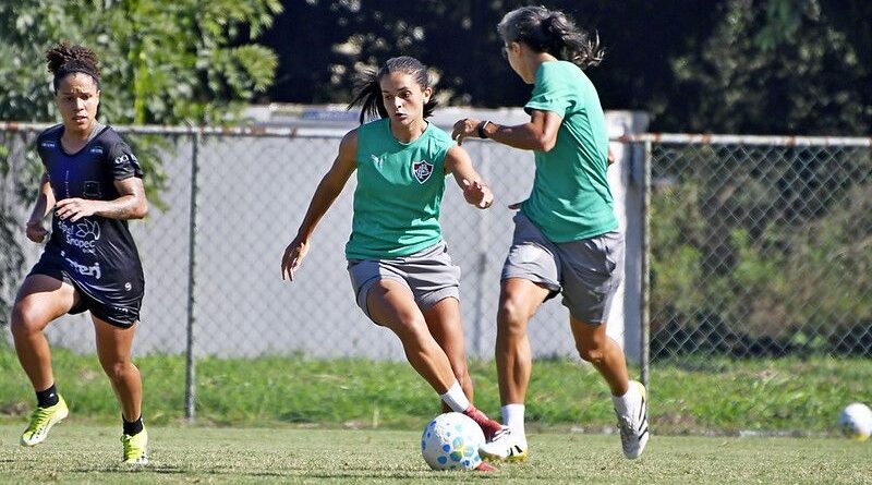 Claudinha detalha jogo-treino e foco do Fluminense