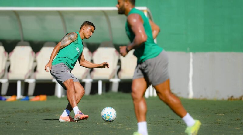 Thiago Silva treina em campo: Tricolor acelera retorno