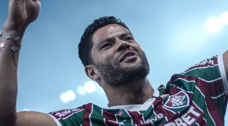 Hulk Estreia no Flu e Vira Meme na Web: Torcida Reage