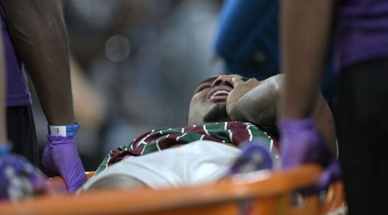 Fluminense: Derrame articular tira John Kennedy do resto da temporada