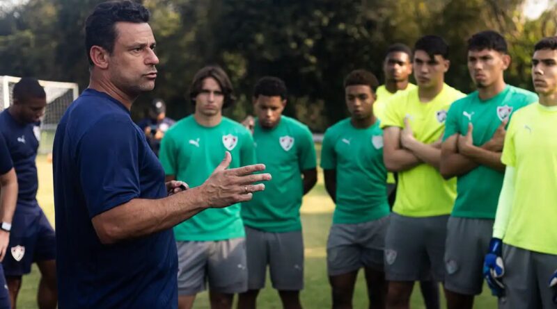 Fred assume Sub-20 do Fluminense: Ídolo inicia nova era em Xerém
