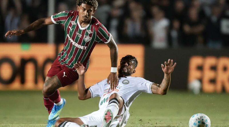 Kennedy volta ao hospital e preocupa o Fluminense