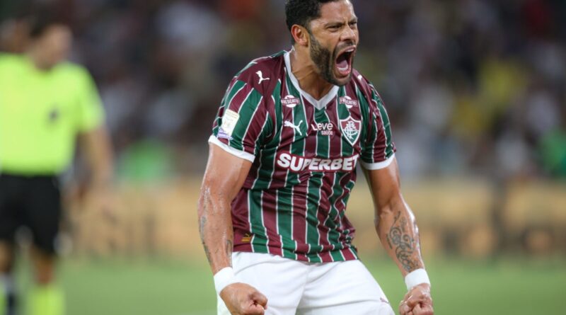 Fluminense bate Remo de virada e engata segunda vitória