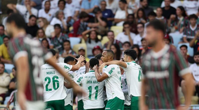 Fluminense vira sobre Palmeiras em jogo emocionante e frustra Abel