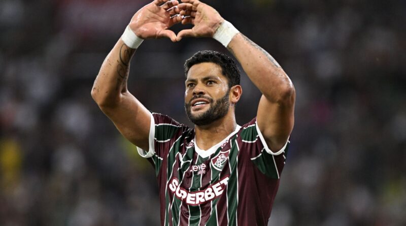 Hulk reencontra o gol e a paz com a torcida do Fluminense FC