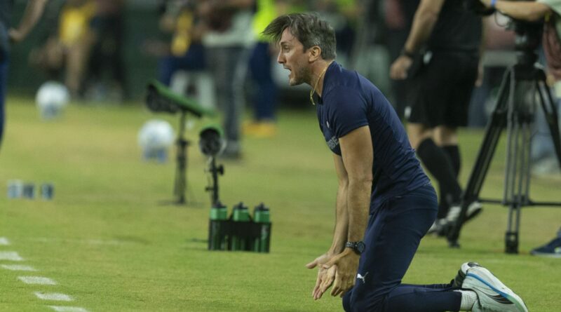 Zubeldía Sob Pressão: Fluminense Busca Quebrar Jejum Doloroso em Clássicos
