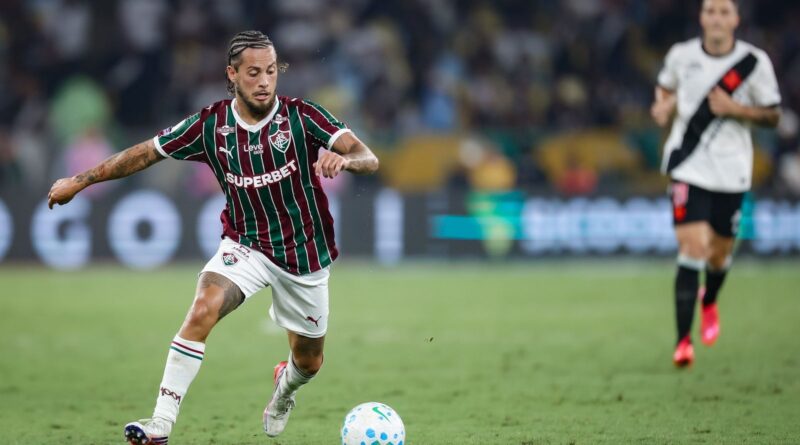 Guga critica gramado e arbitragem em vitória do Fluminense