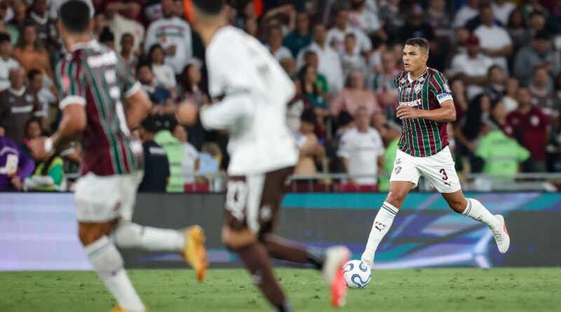 Thiago Silva revela dor no joelho e uso de anti-inflamatórios