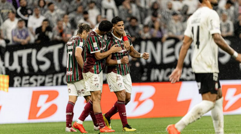 Fluminense vence fora após 5 meses e sobe para 3º no Brasileirão