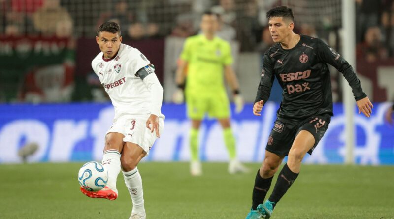 Thiago Silva revela sufoco e alívio após classificação do Fluminense