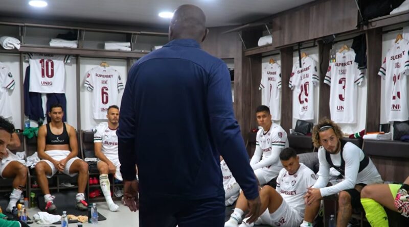 Fluminense: Marcão pede raça e aproximação no vestiário em jogo da Liberta