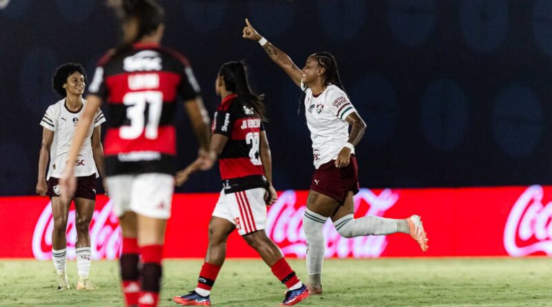 Fluminense vence clássico e leva vantagem contra o Flamengo