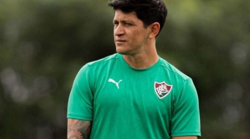 Cano treina e pode voltar ao Fluminense contra o Santos