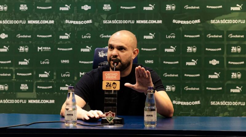 Presidente do Flu detona arbitragem: "Um lixo"