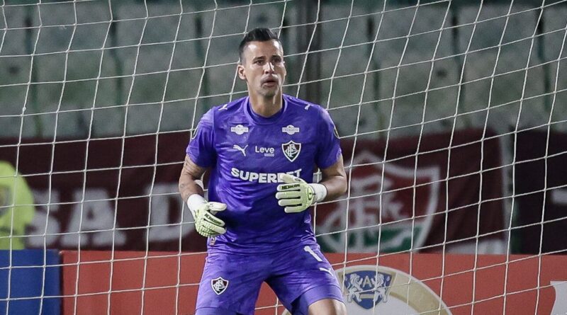 Guga exalta "veteranos exemplares" e o impacto de Thiago Silva no Flu